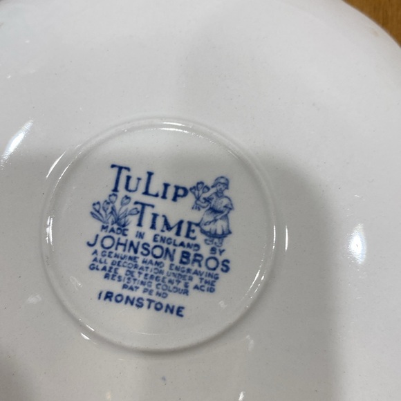 Vintage, teacup/saucer set, “Tulip Time”, by Johnson Bros. - Picture 9 of 12